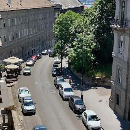 Classy Flat Next To Castle & View On Parliament Apartment