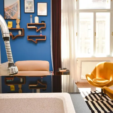 Classy Flat Next To Castle & View On Parliament Apartment Budapest