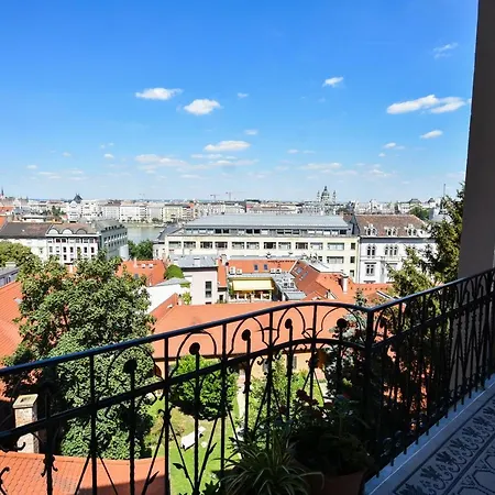 Classy Flat Next To Castle & View On Parliament Apartment